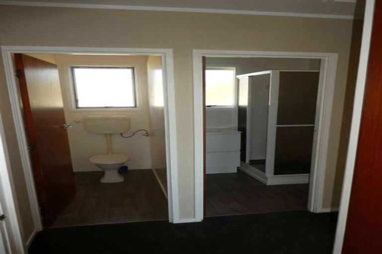 Photo of property in 4/48 Mcleod Road, Henderson, Auckland, 0612