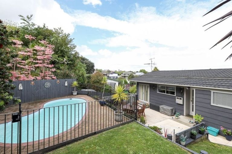 Photo of property in 24 Rothesay Place, Dinsdale, Hamilton, 3204