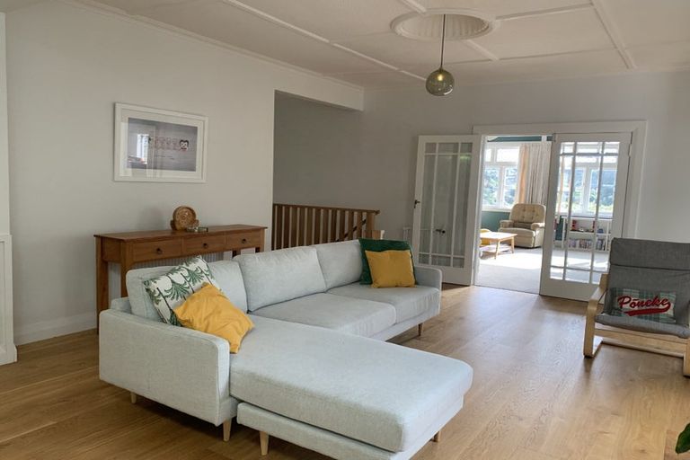 Photo of property in 401 Karori Road, Karori, Wellington, 6012