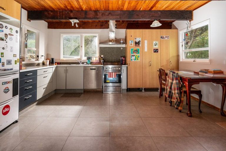 Photo of property in 6 Estuary Street, Makara Beach, Karori, 6972