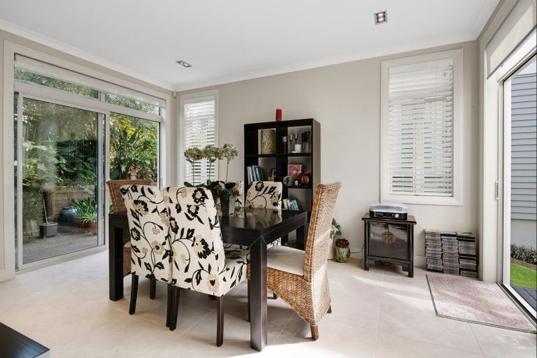 Photo of property in 9 Landmark Terrace, Orewa, 0931