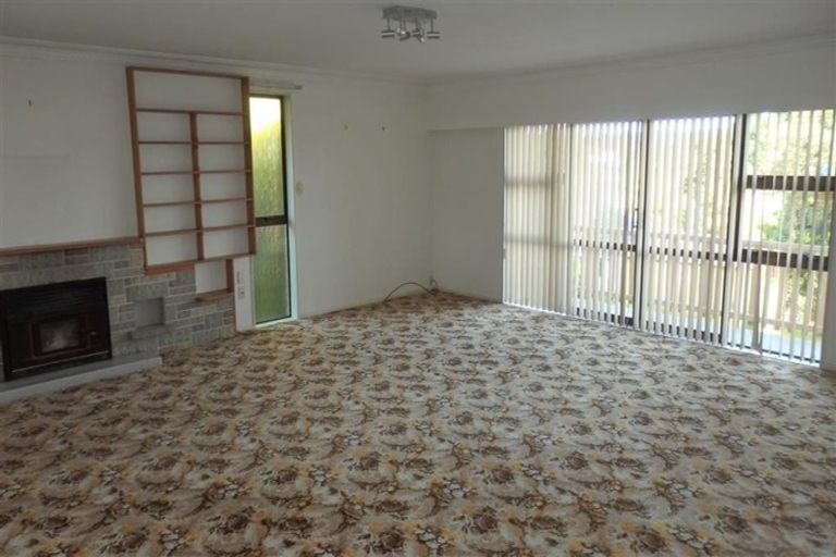 Photo of property in 14 Gills Avenue, Papakura, 2110