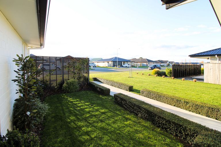 Photo of property in 28 Feist Street, Carterton, 5713