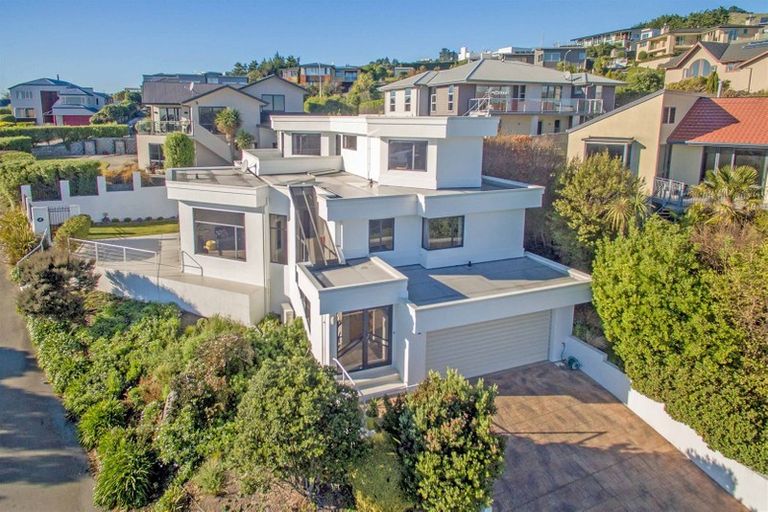 Photo of property in 15 Plains View, Mount Pleasant, Christchurch, 8081