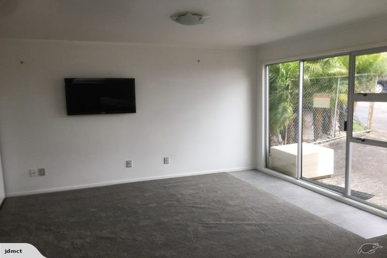 Photo of property in 20 Sceptre Place, Avondale, Auckland, 1026