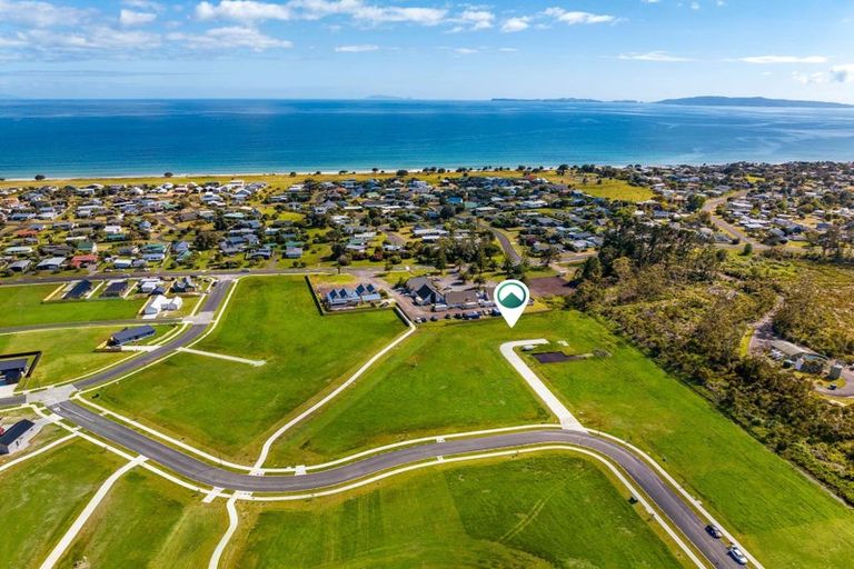 Photo of property in 105 Karearea Way, Matarangi, 3592