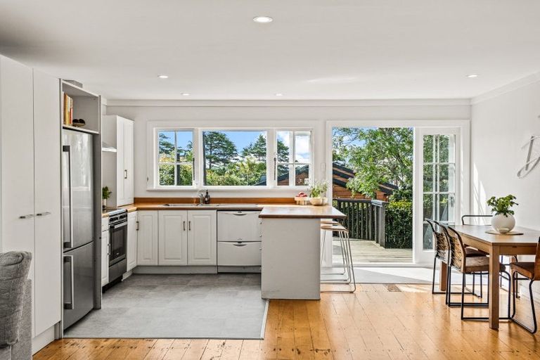 Photo of property in 35 Formby Avenue, Point Chevalier, Auckland, 1022