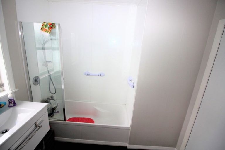 Photo of property in 13 Chamberlain Street, Dannevirke, 4930