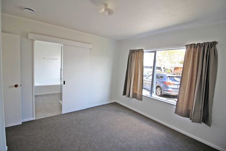 Photo of property in 12 Dixon Road, Fitzroy, Hamilton, 3206