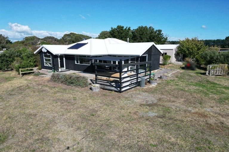 Photo of property in 90 Bergin Road, Foxton, 4814