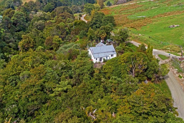 Photo of property in 784 Glenroy Road, Whangara, Gisborne, 4073