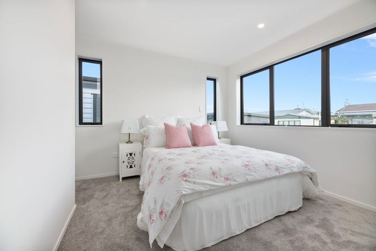 Photo of property in 15b Ranch Avenue, Beach Haven, Auckland, 0626