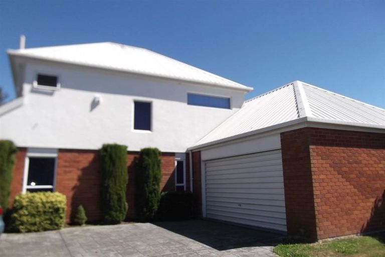 Photo of property in 1 Dymock Place, Bishopdale, Christchurch, 8053