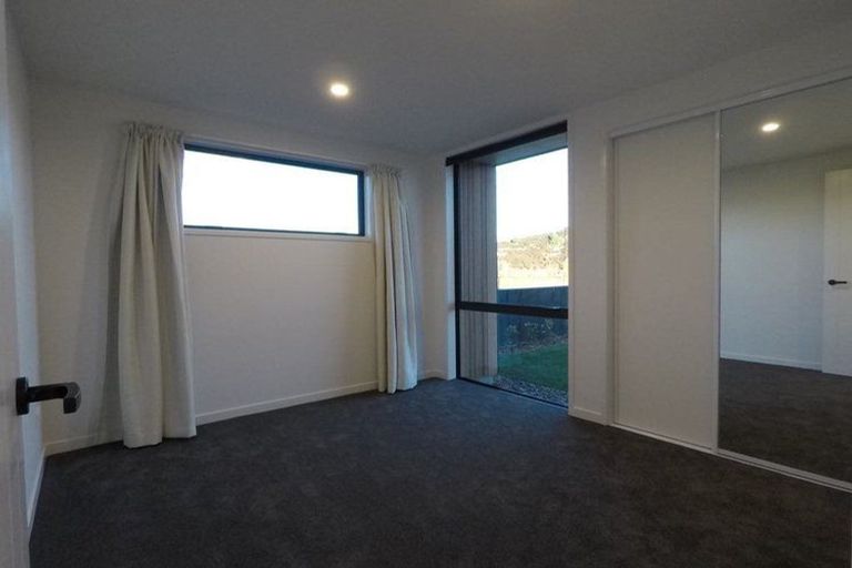 Photo of property in 15 Mount Creighton Crescent, Wanaka, 9305