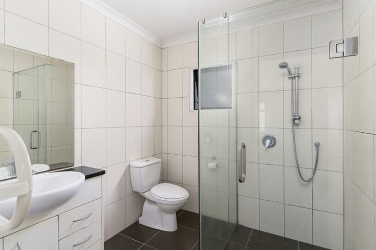 Photo of property in 10 Cedar Heights Avenue, Massey, Auckland, 0614