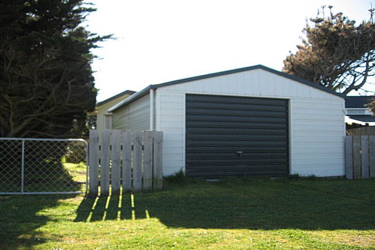 Photo of property in 25 Te Kiri Street, Himatangi Beach, Foxton, 4891