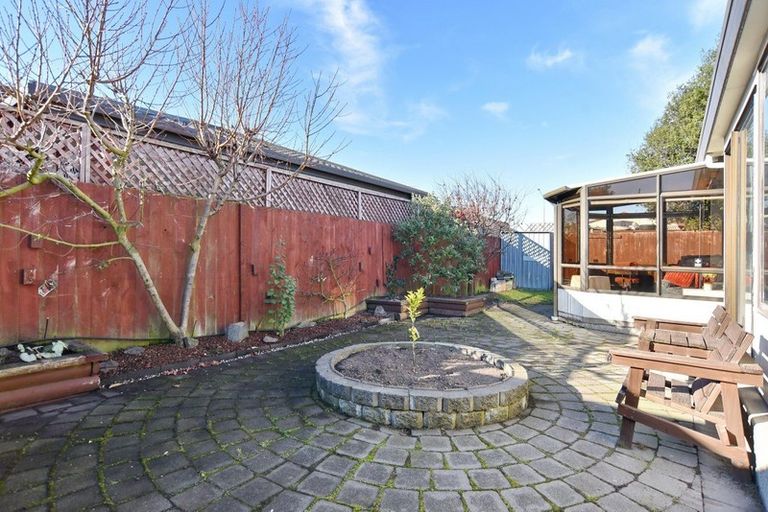 Photo of property in 2 Sawyers Arms Road, Northcote, Christchurch, 8052