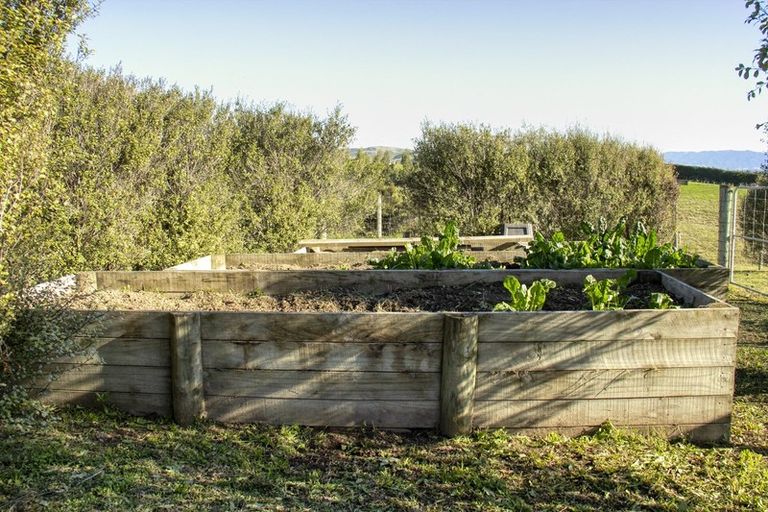 Photo of property in 89 Sutherland Drive, Martinborough, 5781