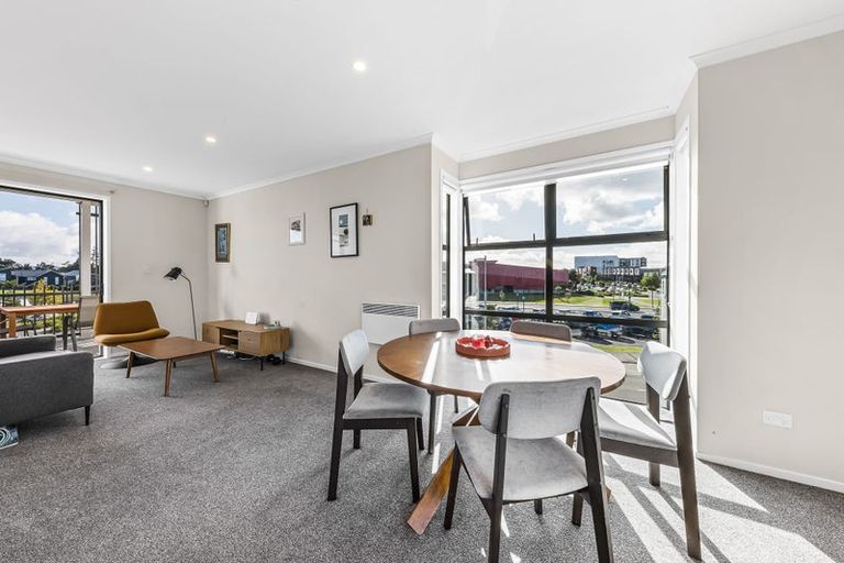 Photo of property in 32 Raranga Lane, Hobsonville, Auckland, 0616