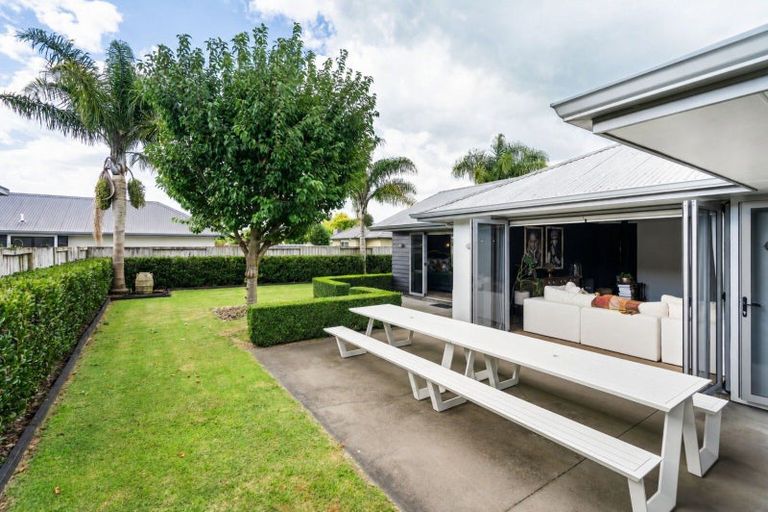 Photo of property in 27 Norfolk Drive, Cambridge, 3434