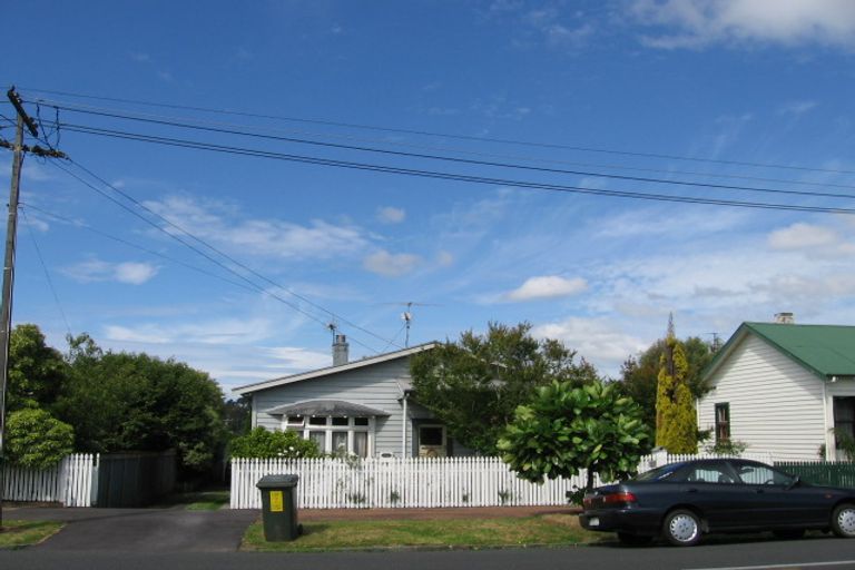 Photo of property in 17 Moa Road, Point Chevalier, Auckland, 1022
