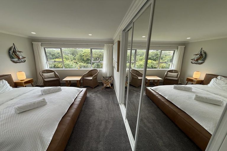 Photo of property in 13 Ellangowan Road, Waiake, Auckland, 0630