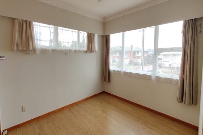 Photo of property in 46 Tiraumea Drive, Pakuranga, Auckland, 2010