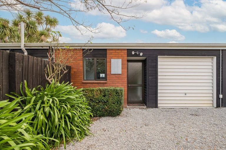 Photo of property in 2/112a Poulson Street, Addington, Christchurch, 8024