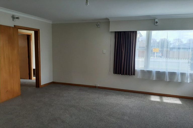 Photo of property in 15 Brett Place, Takaro, Palmerston North, 4412