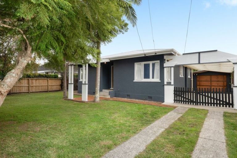 Photo of property in 77 Ngatai Road, Otumoetai, Tauranga, 3110