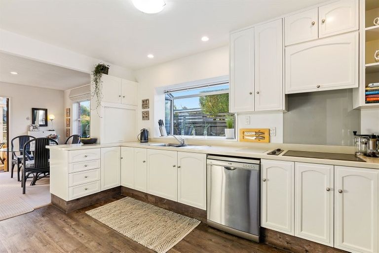 Photo of property in 132 Totara Street, Riccarton, Christchurch, 8041