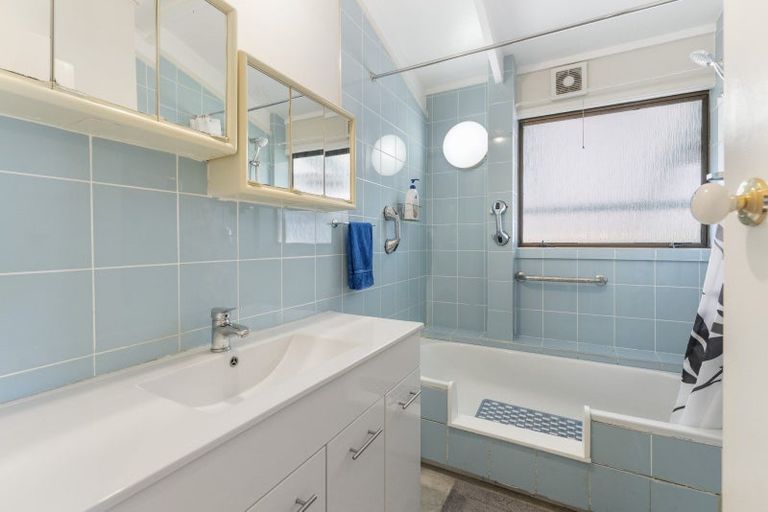 Photo of property in 2 Rawhiti Street, Taupo, 3330