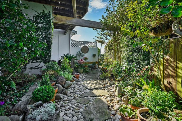 Photo of property in 96 Harper Road, Waimarama, Havelock North, 4294
