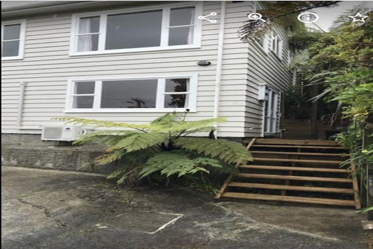 Photo of property in 55 Bedford Street, Northland, Wellington, 6012