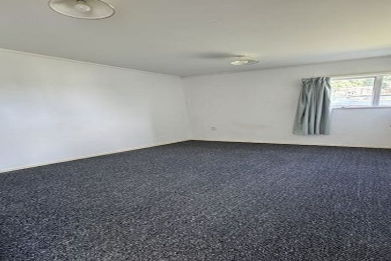 Photo of property in 70 Hellyers Street, Birkdale, Auckland, 0626
