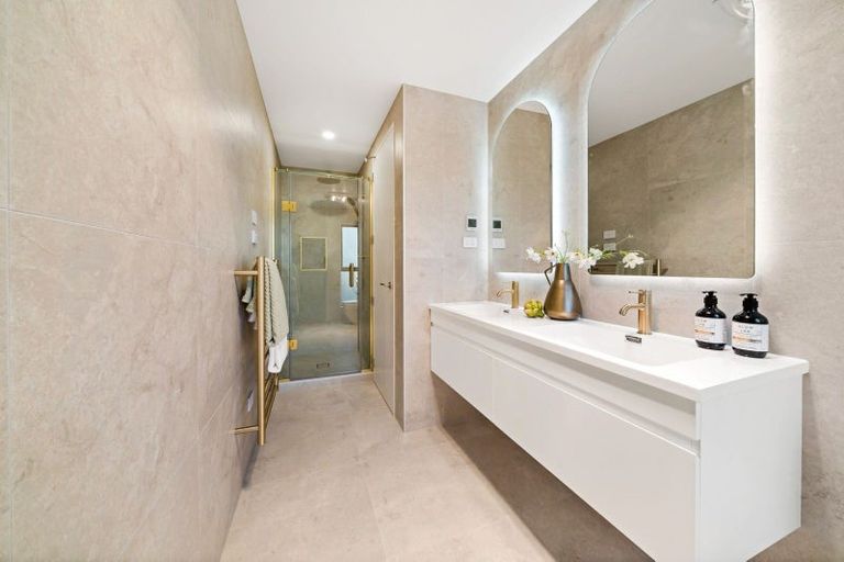 Photo of property in 1 Dorset Down Drive, Karaka, 2580