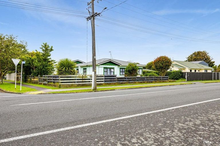 Photo of property in 73 Camberwell Road, Hawera, 4610