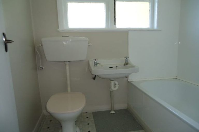 Photo of property in 36 Molesworth Street, Taita, Lower Hutt, 5011