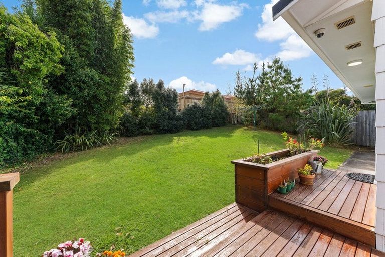 Photo of property in 1/133 Edmonton Road, Te Atatu South, Auckland, 0610