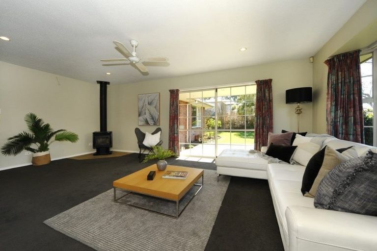Photo of property in 11 Fieldmoor Place, Parklands, Christchurch, 8083
