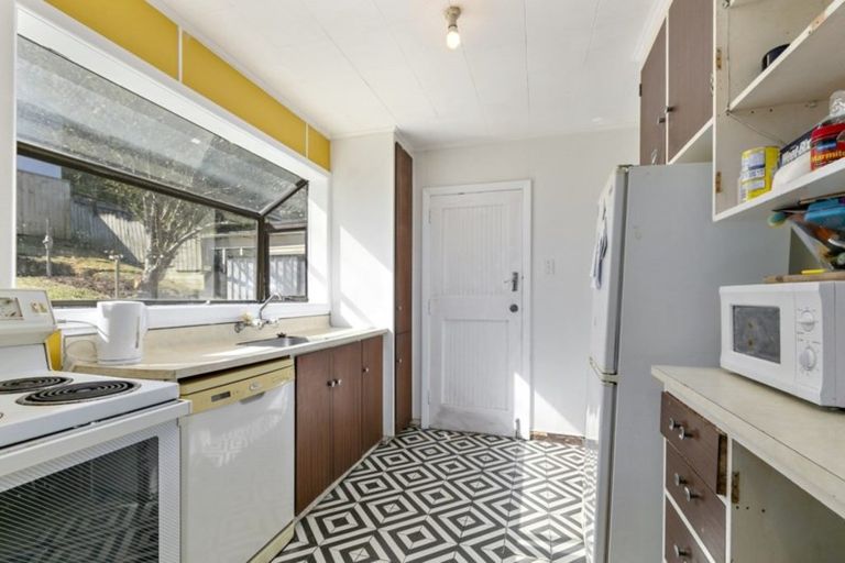 Photo of property in 71 Petrie Street, Wainuiomata, Lower Hutt, 5014