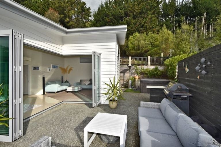 Photo of property in 11 Maurice Knowles Lane, Cashmere, Christchurch, 8022