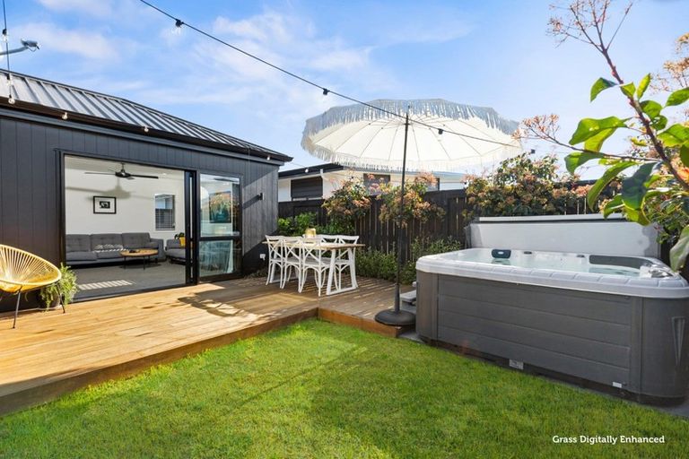 Photo of property in 15 Pimelea Street, Papamoa Beach, Papamoa, 3118