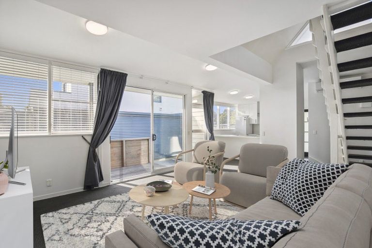 Photo of property in 6a Ahuriri Street, Strathmore Park, Wellington, 6022