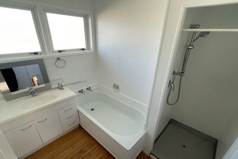 Photo of property in 22 Simons Street, Moturoa, New Plymouth, 4310