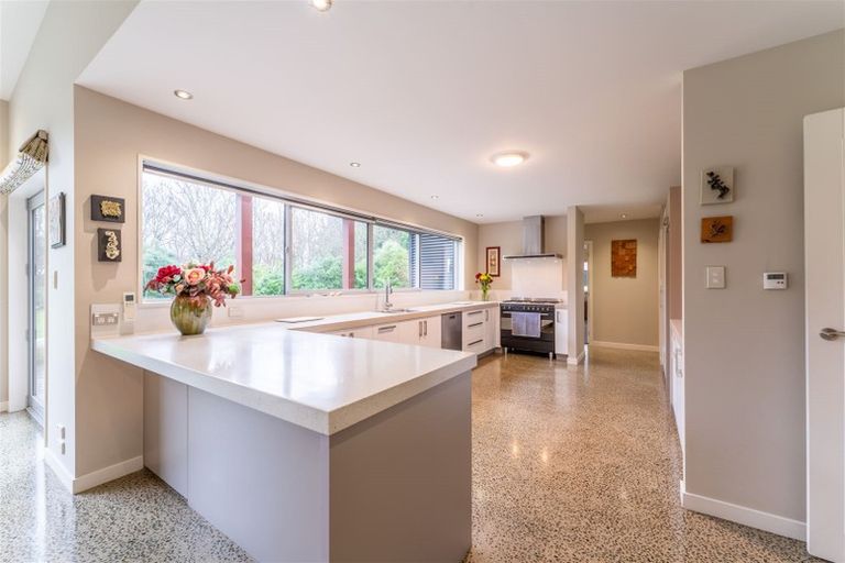 Photo of property in 95 Main Road North, Geraldine, 7930