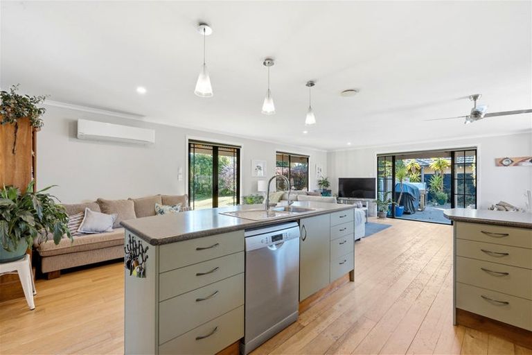 Photo of property in 17 Parkerfield Place, Motueka, 7120
