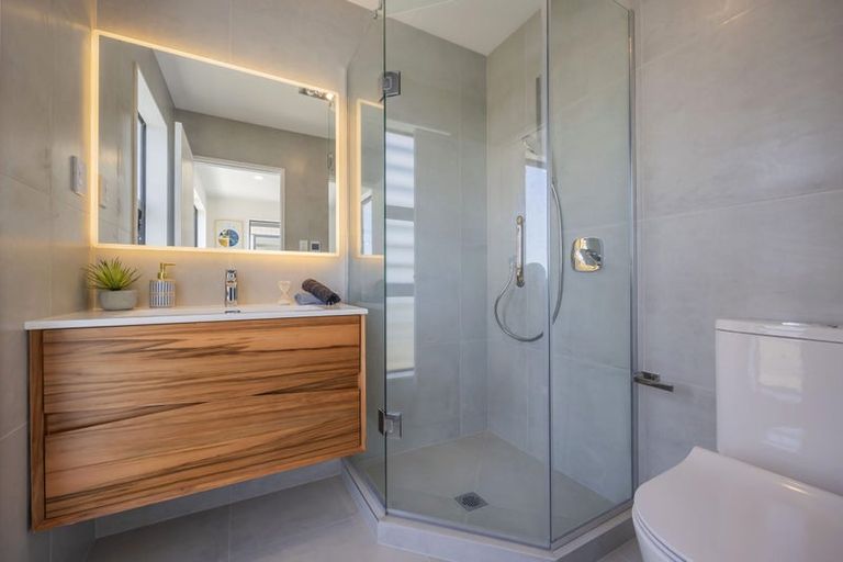 Photo of property in 744b East Coast Road, Pinehill, Auckland, 0630