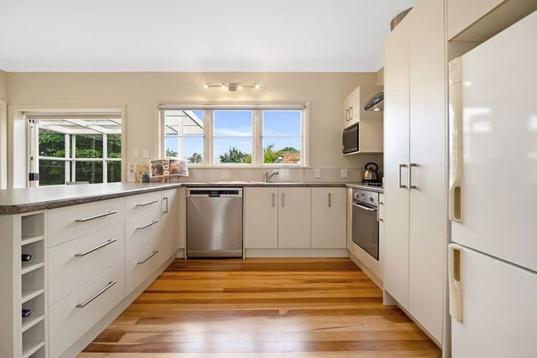 Photo of property in 13 Vardon Road, St Andrews, Hamilton, 3200