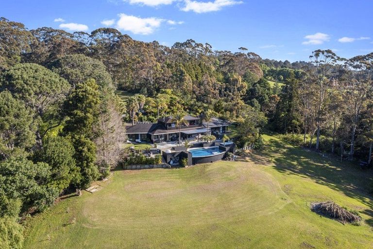 Photo of property in 310 Paremoremo Road, Paremoremo, Auckland, 0632